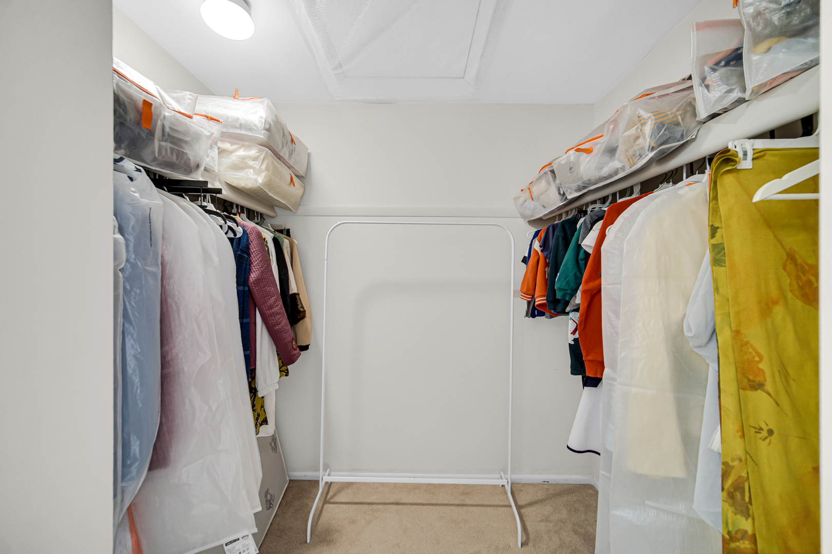 611 Kendall Court, Schaumburg, IL 60194