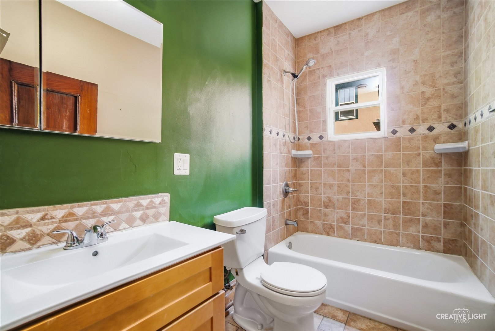 906 Garfield Avenue, Aurora, IL 60506