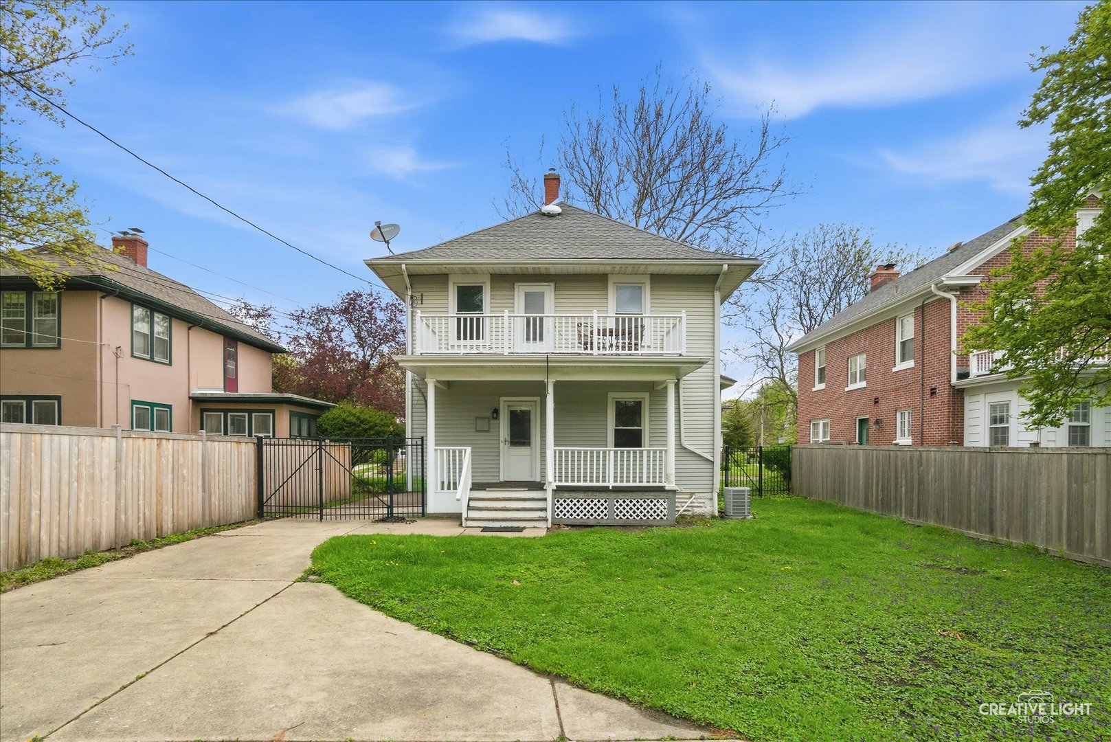 906 Garfield Avenue, Aurora, IL 60506