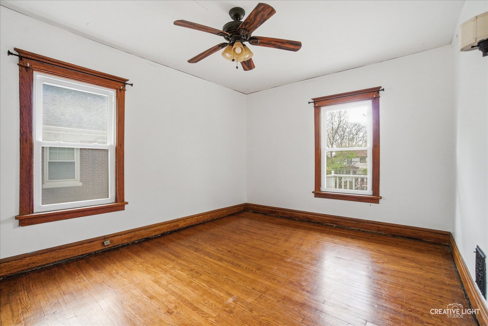 906 Garfield Avenue, Aurora, IL 60506