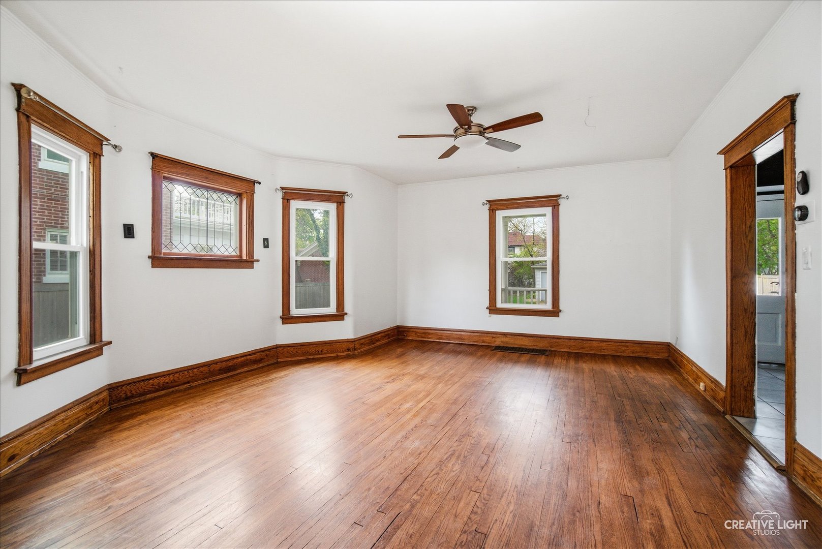 906 Garfield Avenue, Aurora, IL 60506