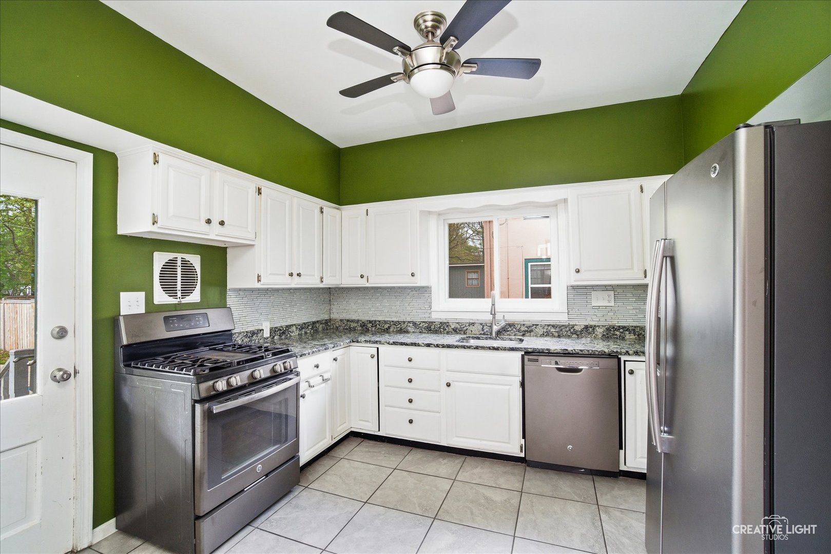 906 Garfield Avenue, Aurora, IL 60506