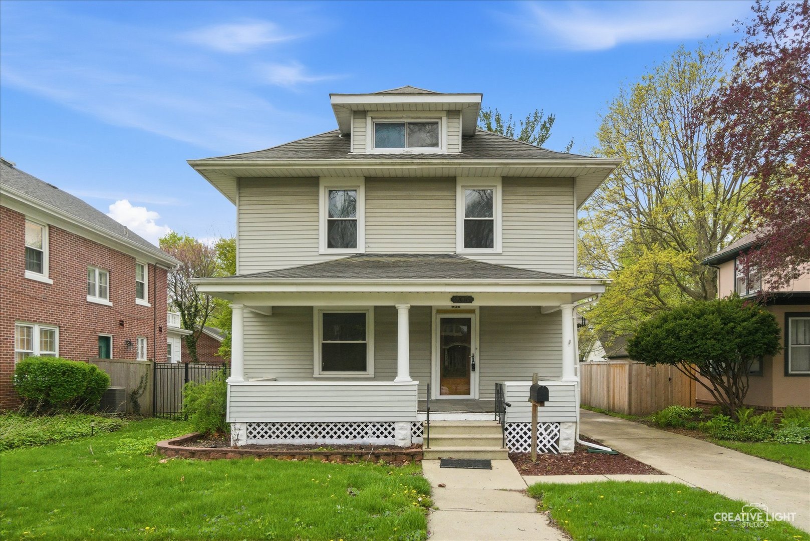 906 Garfield Avenue, Aurora, IL 60506