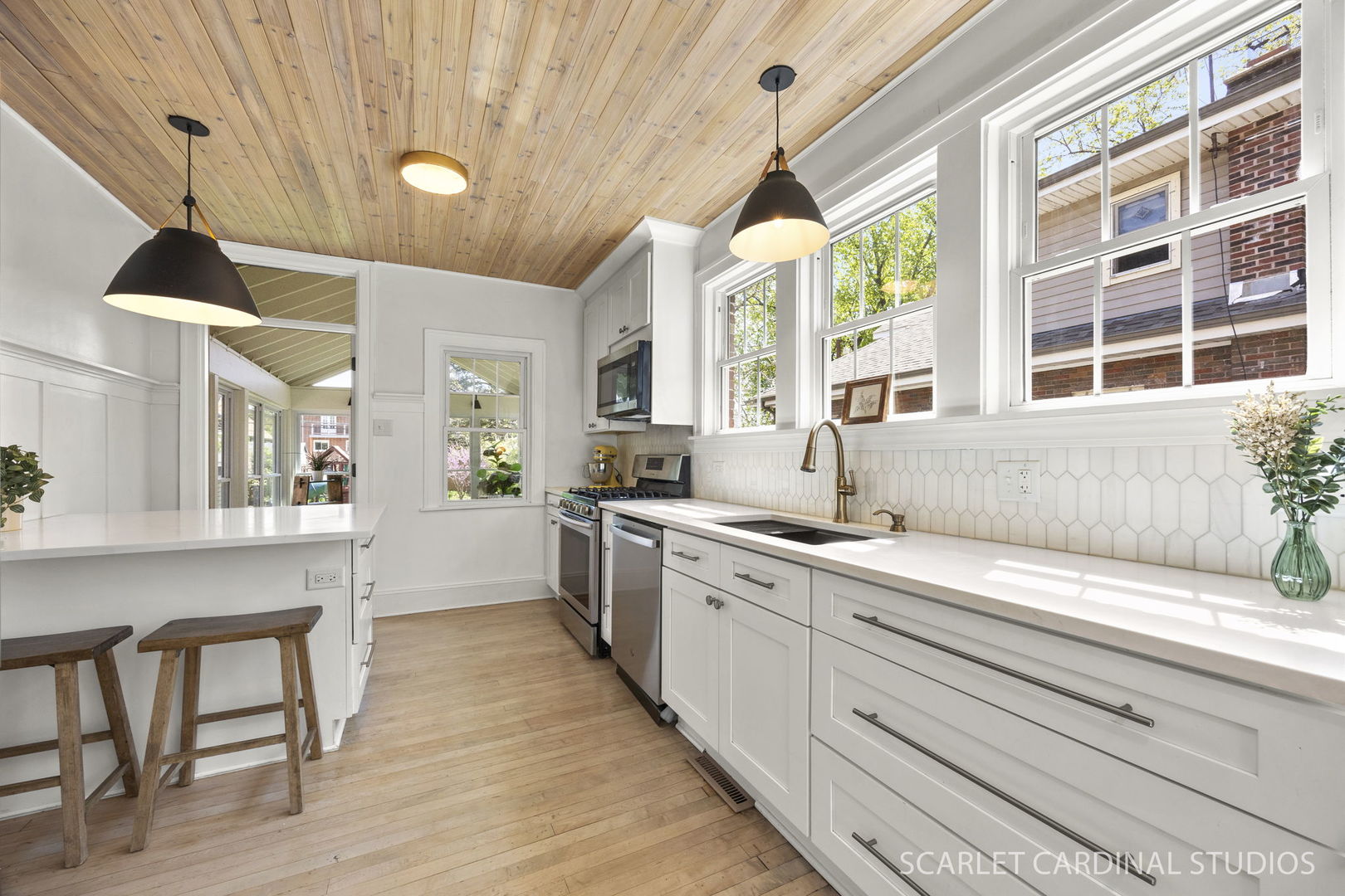 153 S Lombard Avenue, Lombard, IL 60148