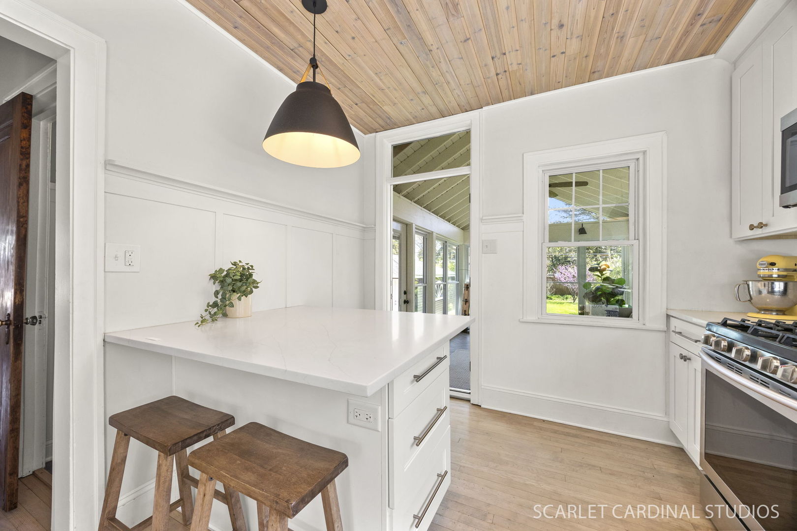 153 S Lombard Avenue, Lombard, IL 60148