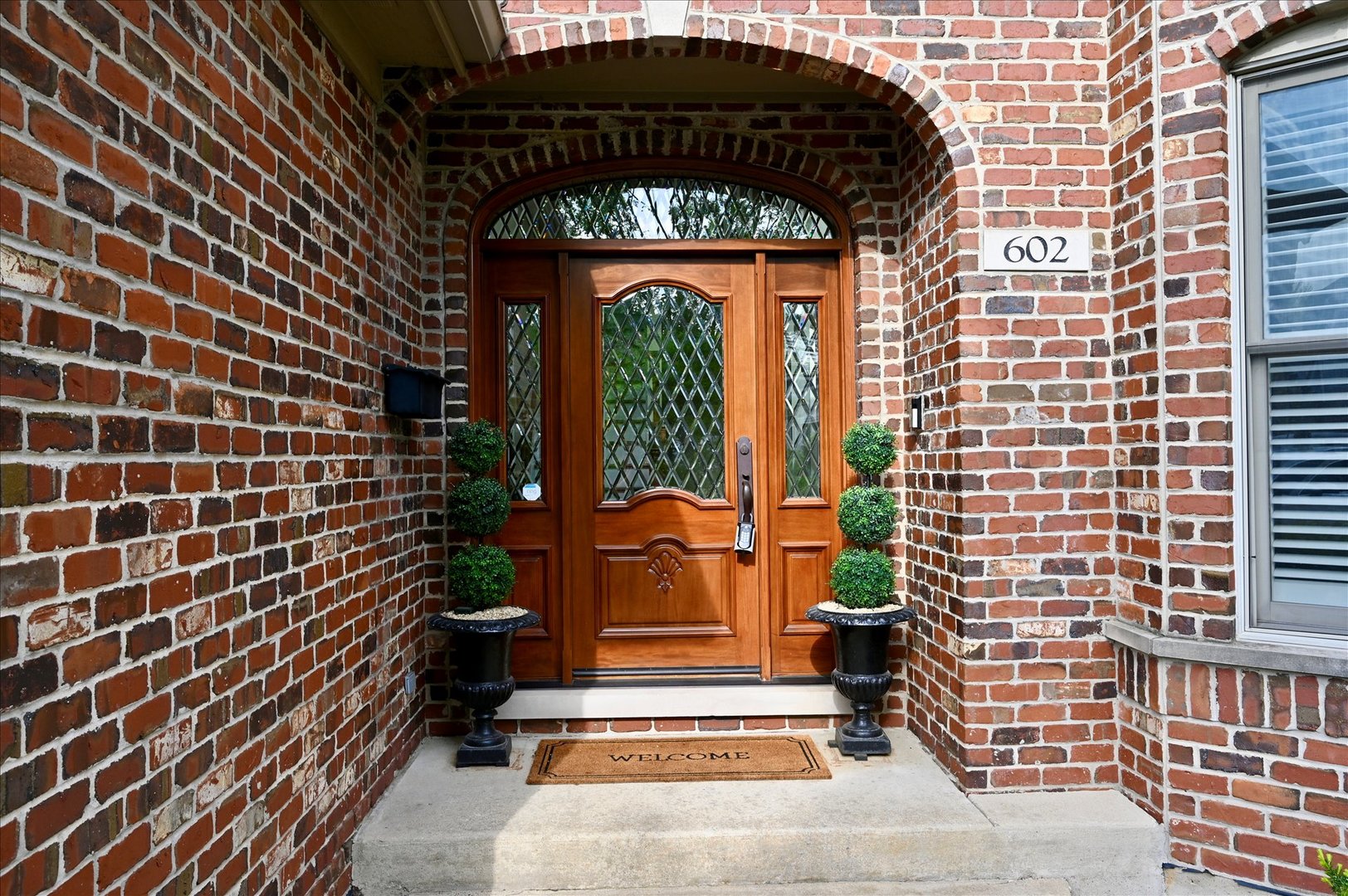 602 S Sunnyside Avenue, Elmhurst, IL 60126