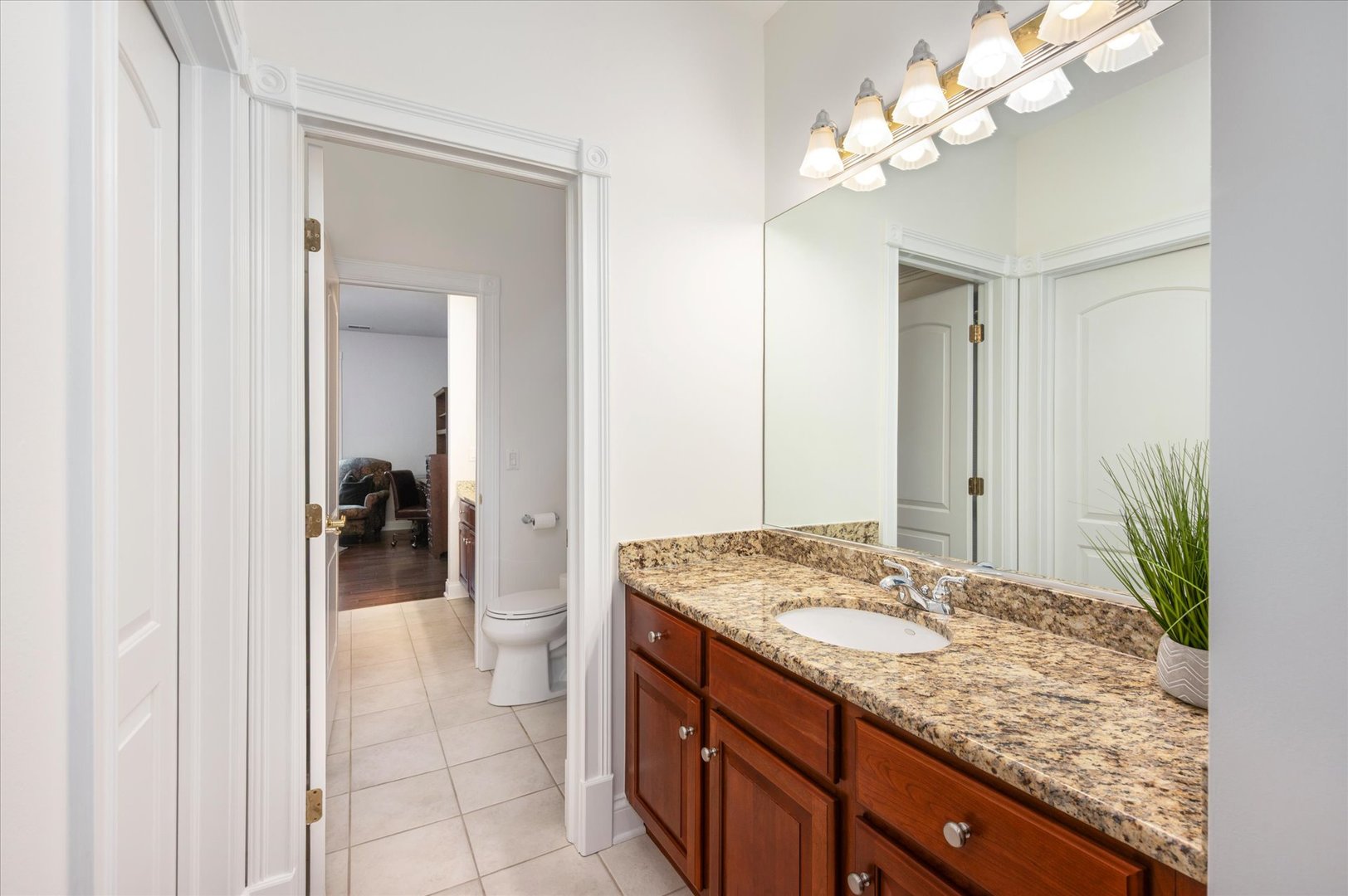 602 S Sunnyside Avenue, Elmhurst, IL 60126