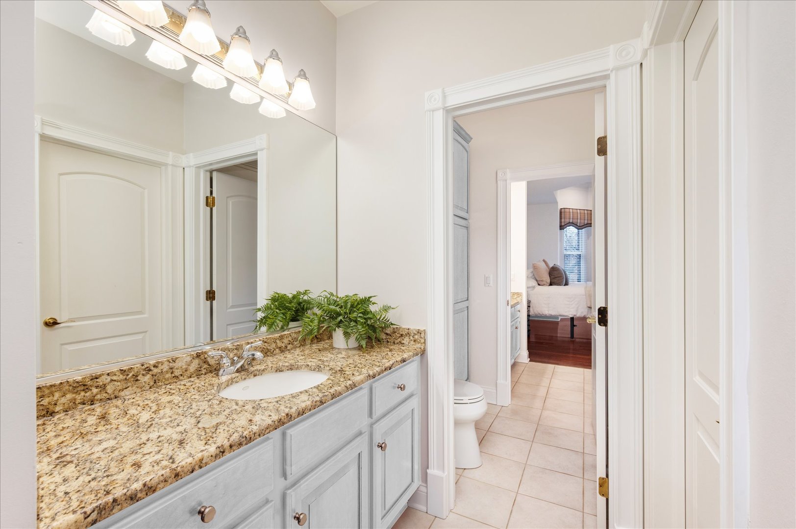 602 S Sunnyside Avenue, Elmhurst, IL 60126