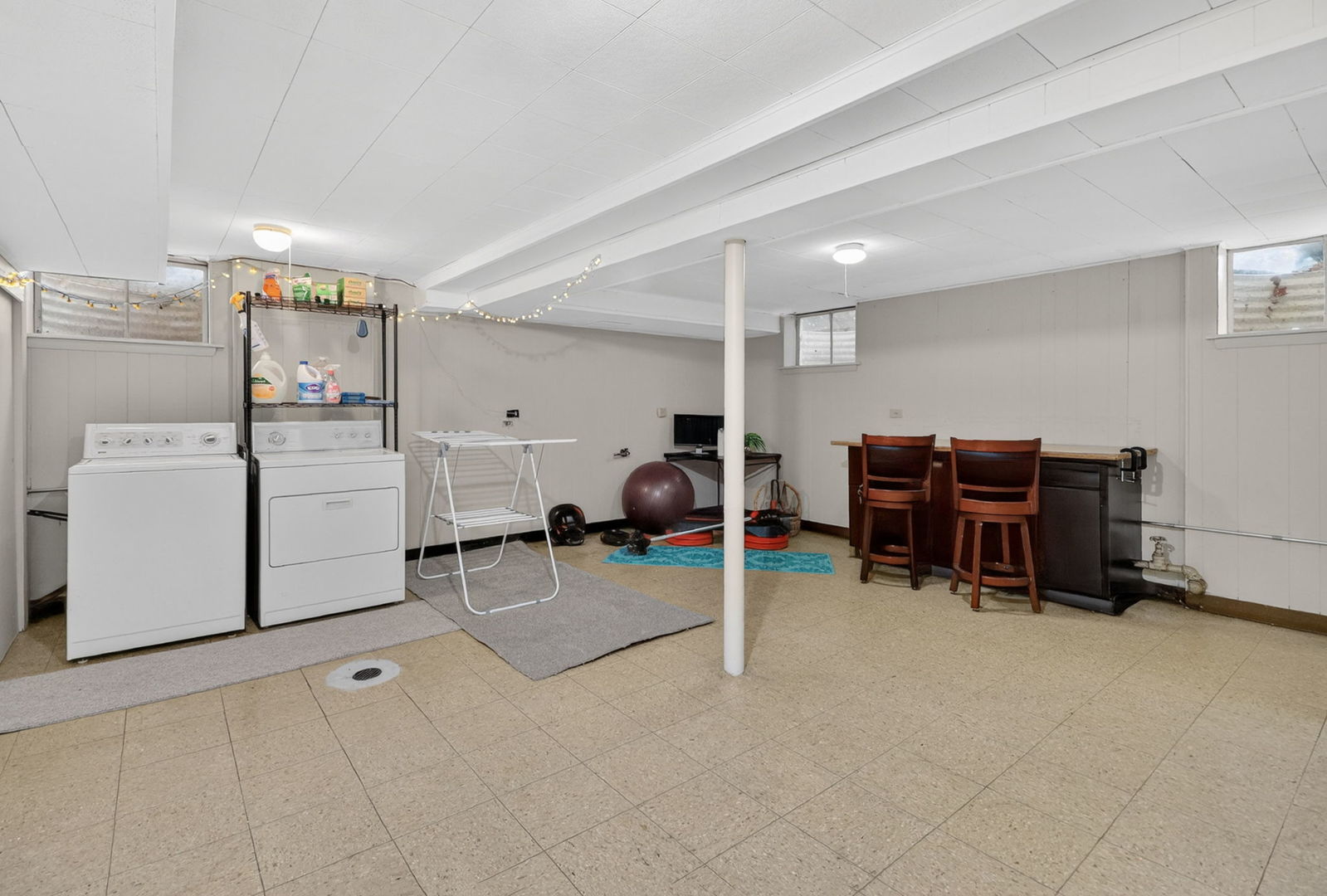 10681 Newbury Street, Westchester, IL 60154