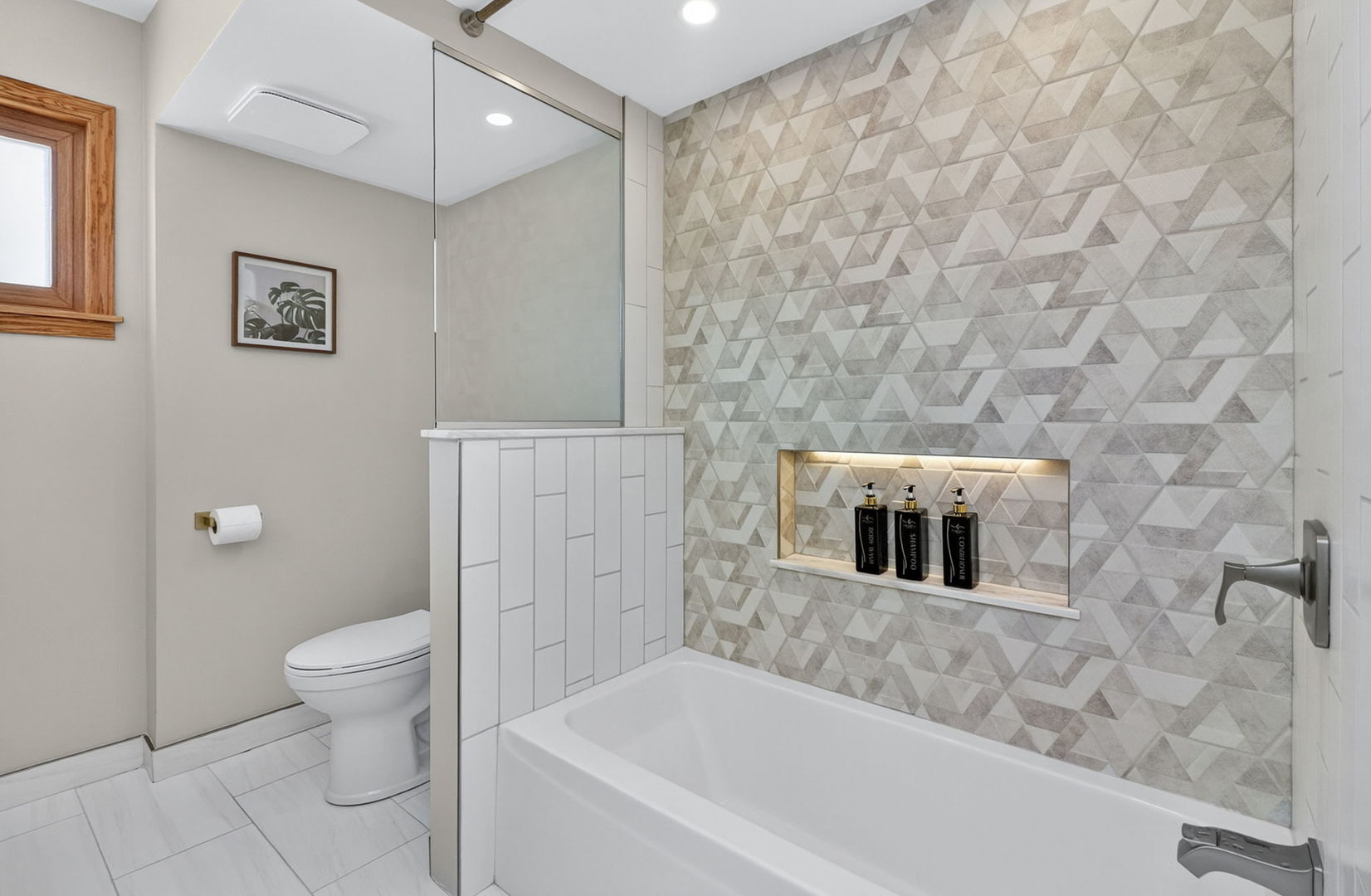 10681 Newbury Street, Westchester, IL 60154