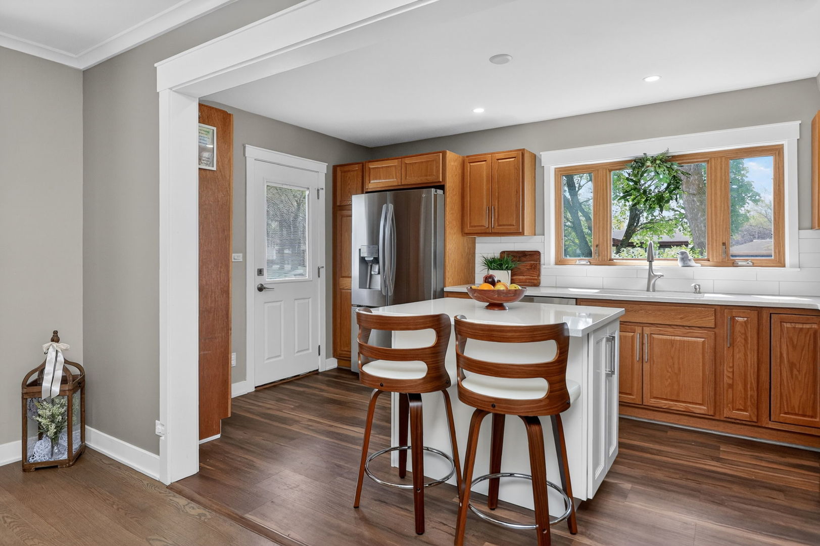 10681 Newbury Street, Westchester, IL 60154