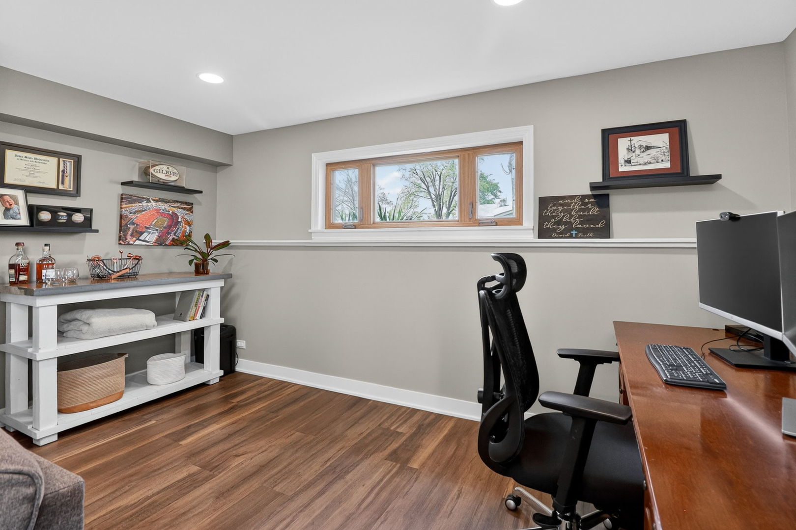 10681 Newbury Street, Westchester, IL 60154