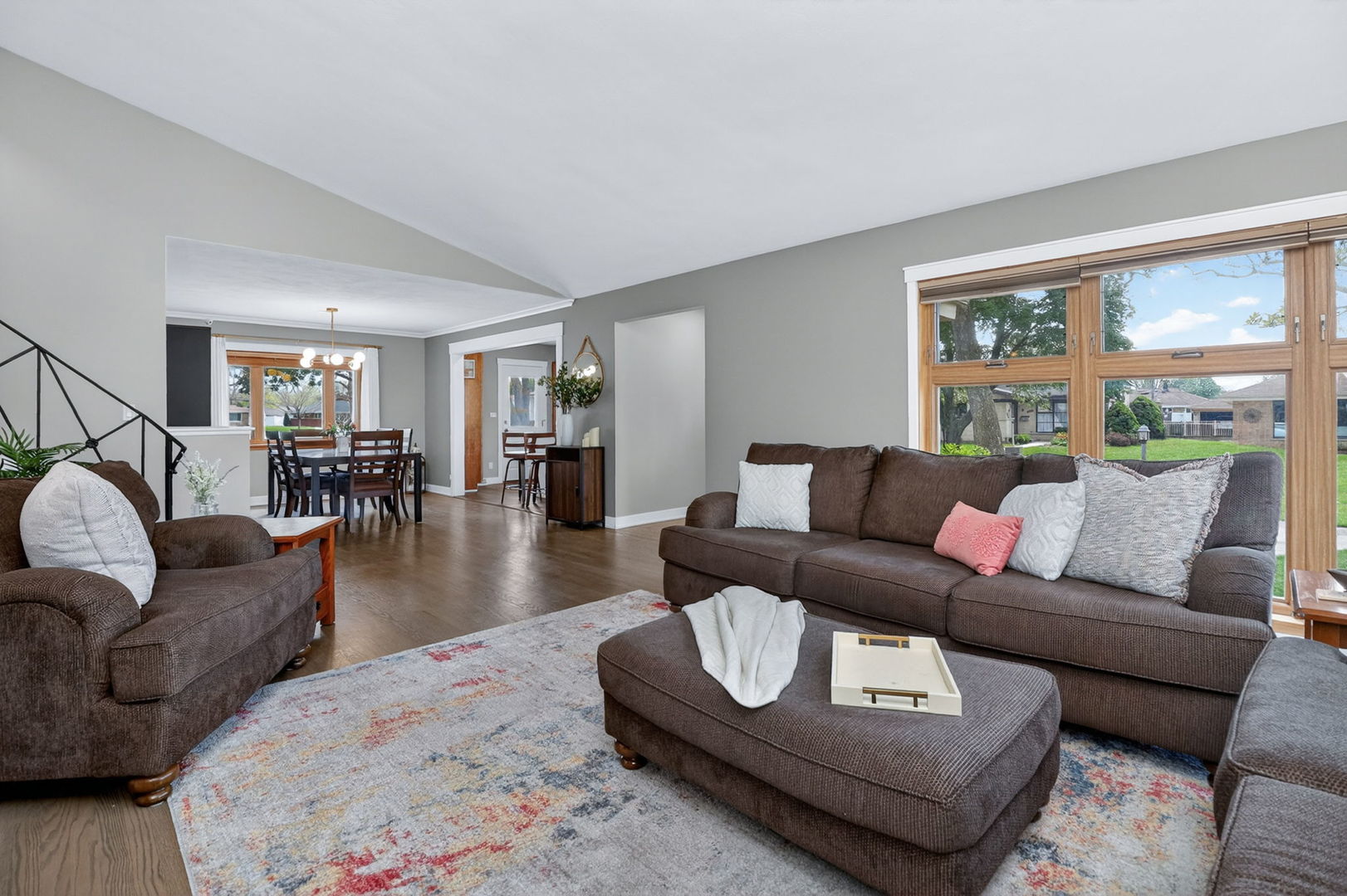 10681 Newbury Street, Westchester, IL 60154