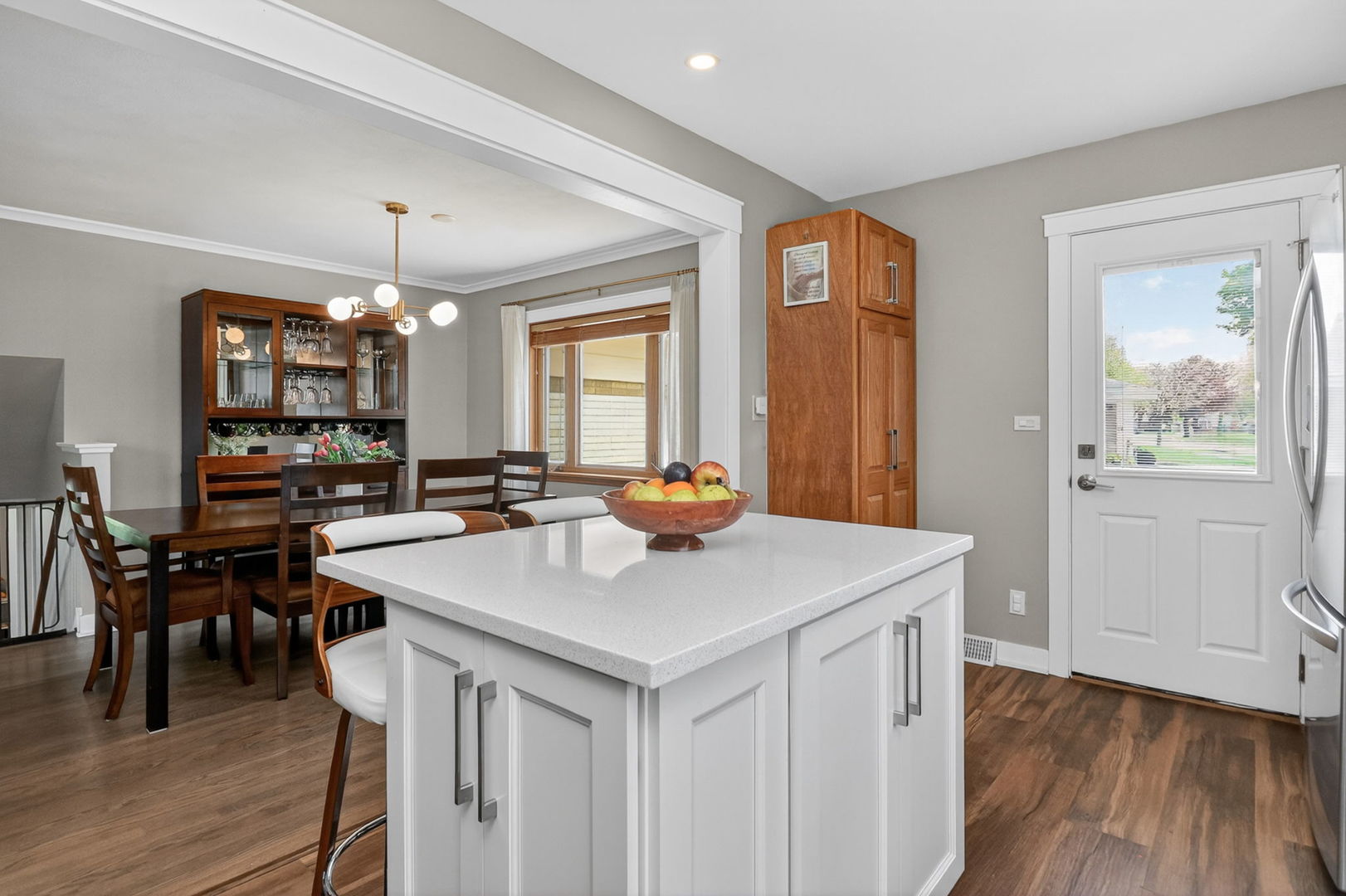 10681 Newbury Street, Westchester, IL 60154