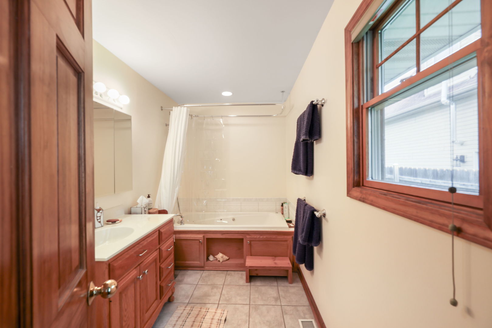 29 W Goebel Drive, Lombard, IL 60148