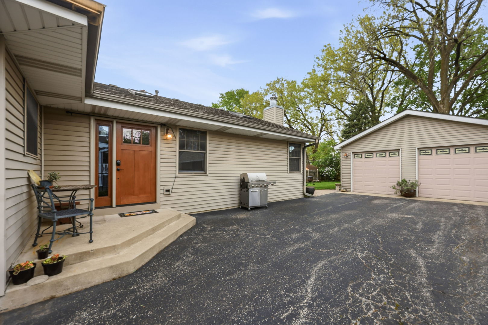 29 W Goebel Drive, Lombard, IL 60148