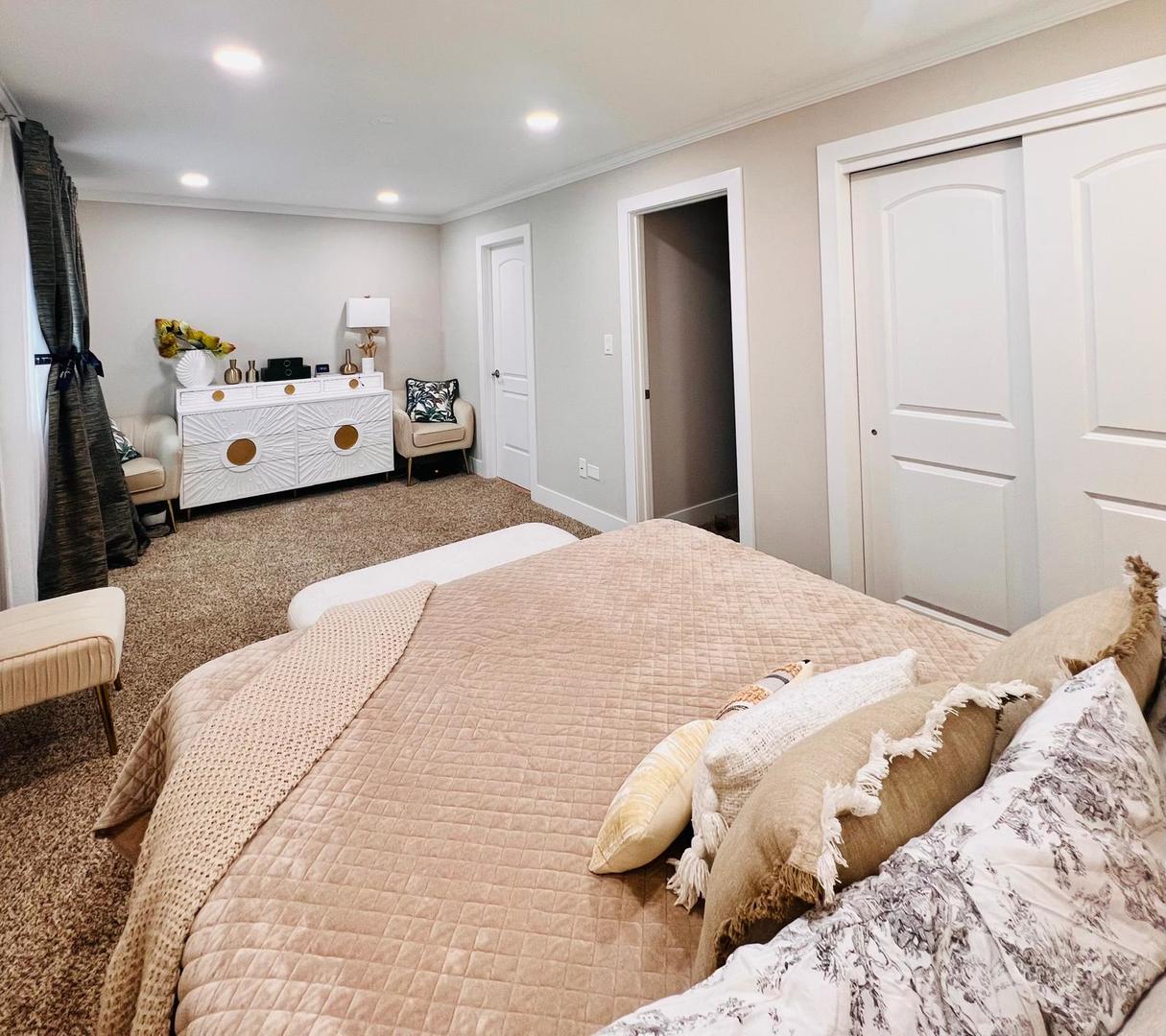 1174 N Chesapeake Lane, Palatine, IL 60074