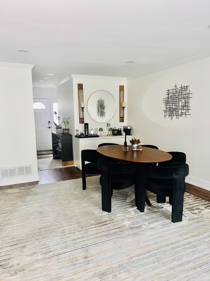 1174 N Chesapeake Lane, Palatine, IL 60074