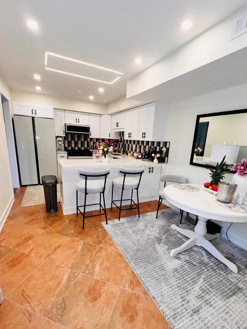 1174 N Chesapeake Lane, Palatine, IL 60074