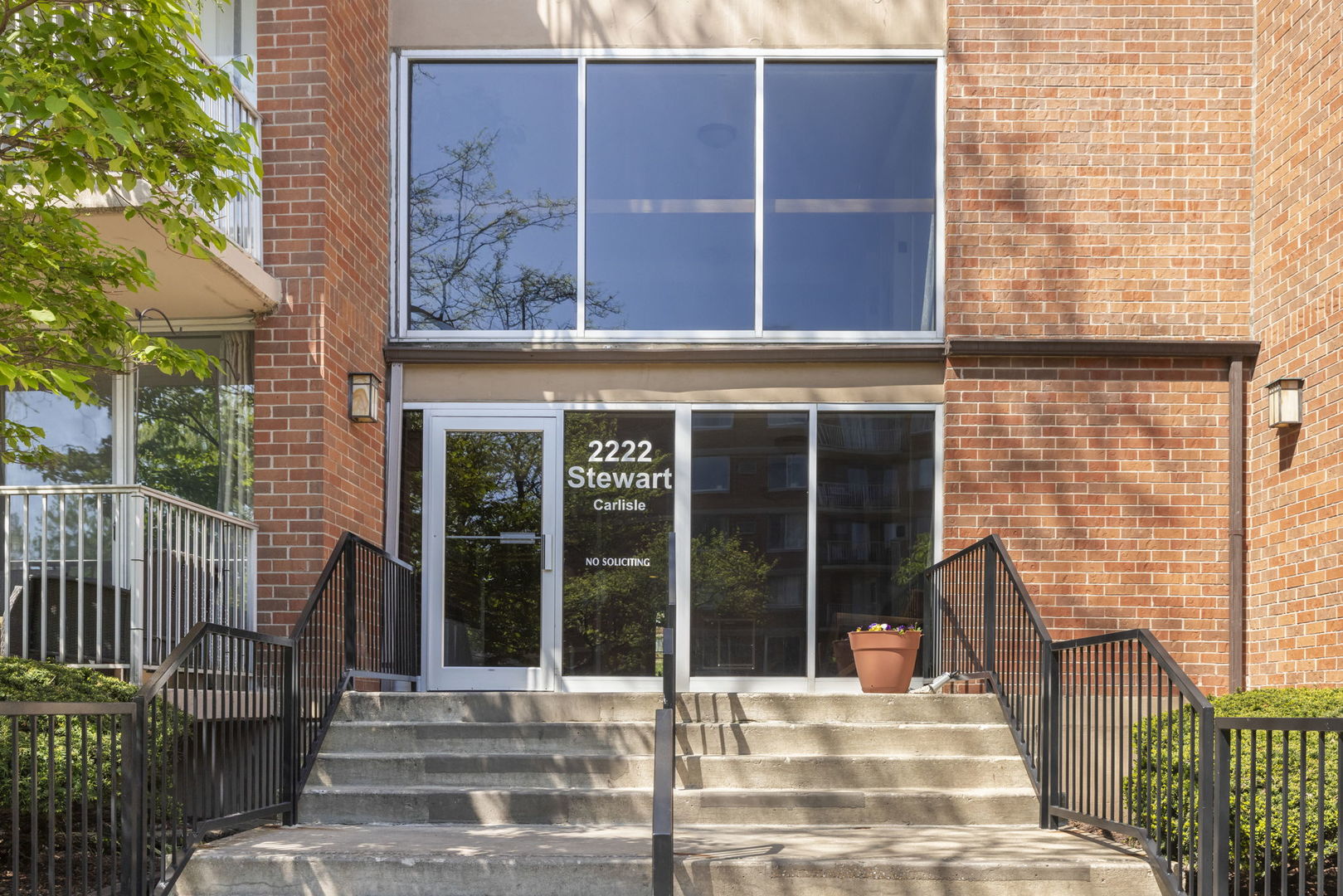 2222 S Stewart Avenue #2F, Lombard, IL 60148