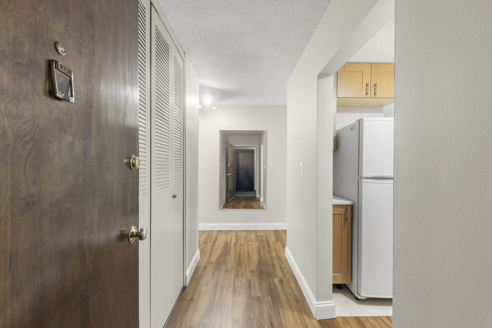 2222 S Stewart Avenue #2F, Lombard, IL 60148