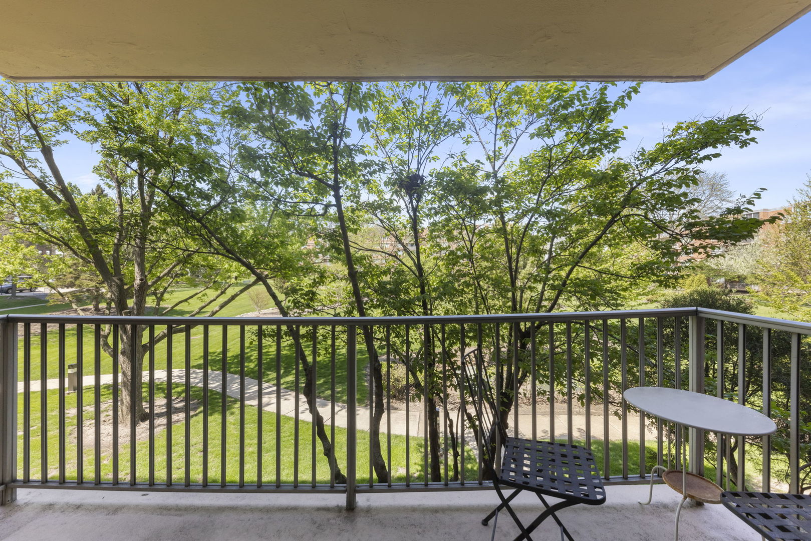 2222 S Stewart Avenue #2F, Lombard, IL 60148