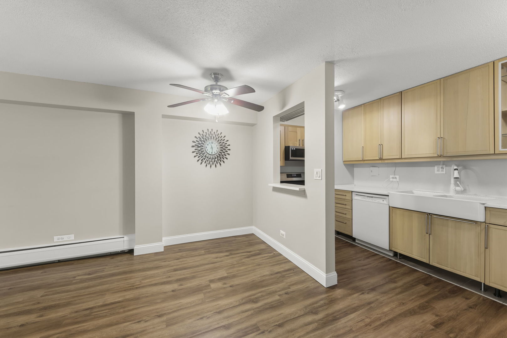 2222 S Stewart Avenue #2F, Lombard, IL 60148