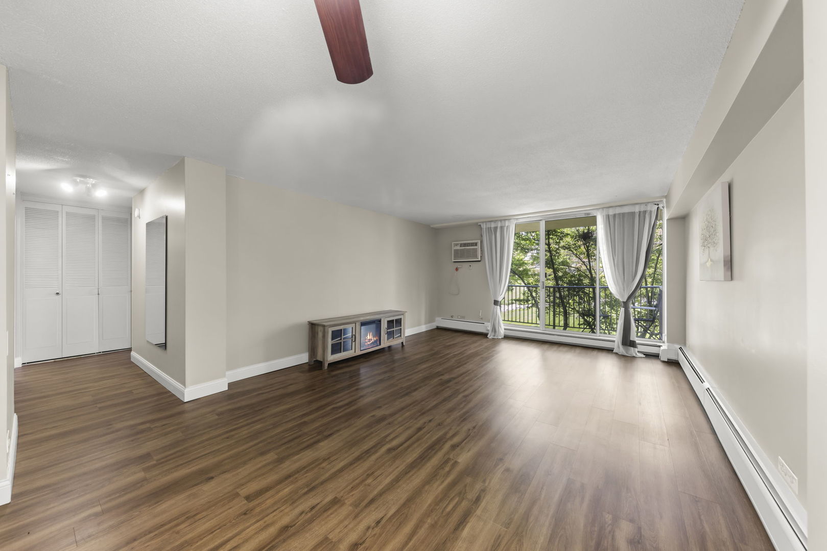 2222 S Stewart Avenue #2F, Lombard, IL 60148