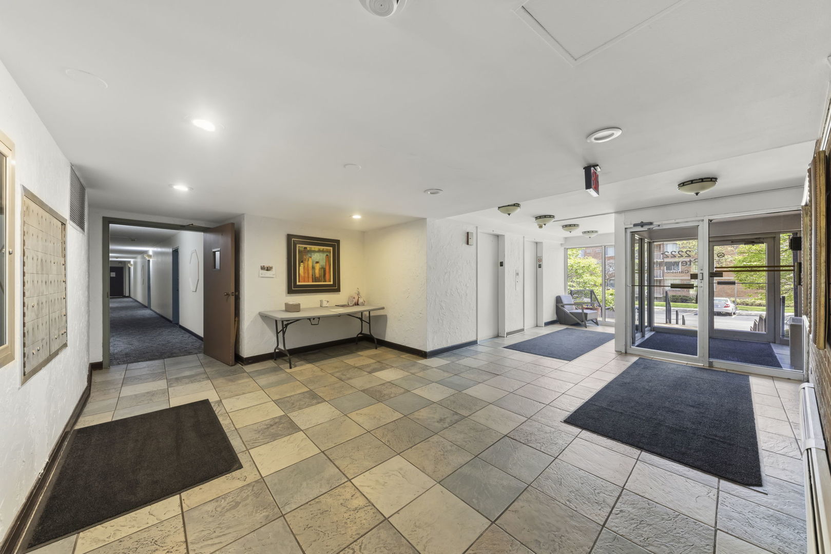 2222 S Stewart Avenue #2F, Lombard, IL 60148