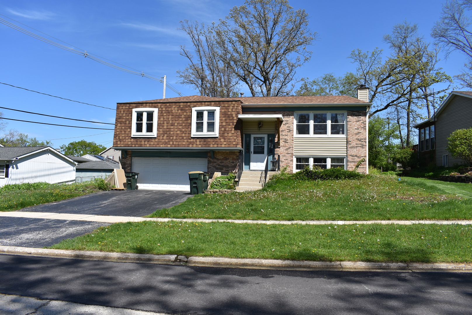 7901 Iroquois Court, Woodridge, IL 60517