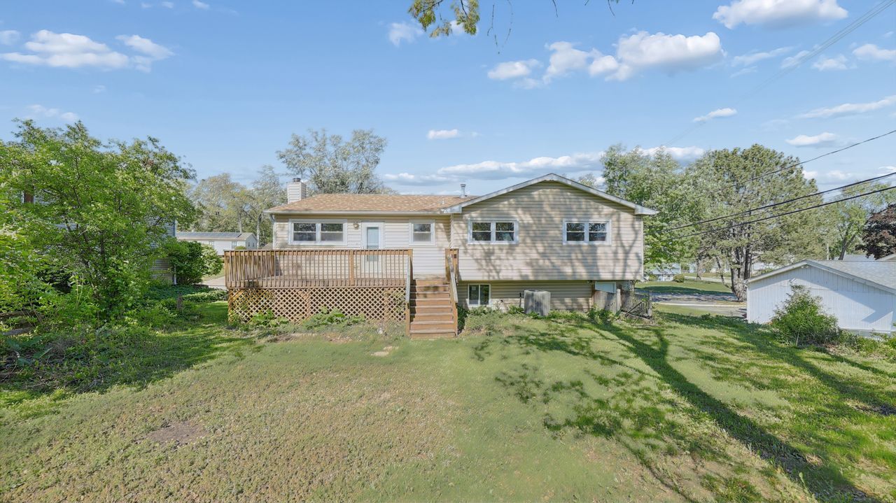 7901 Iroquois Court, Woodridge, IL 60517