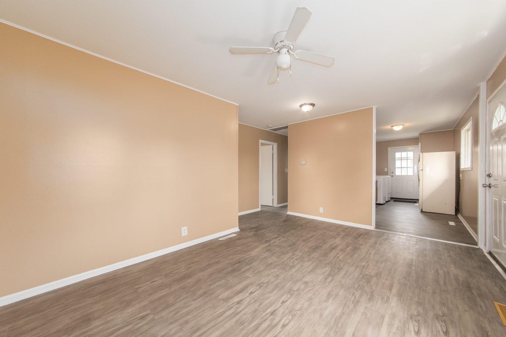 22 Wren Road, Carpentersville, IL 60110