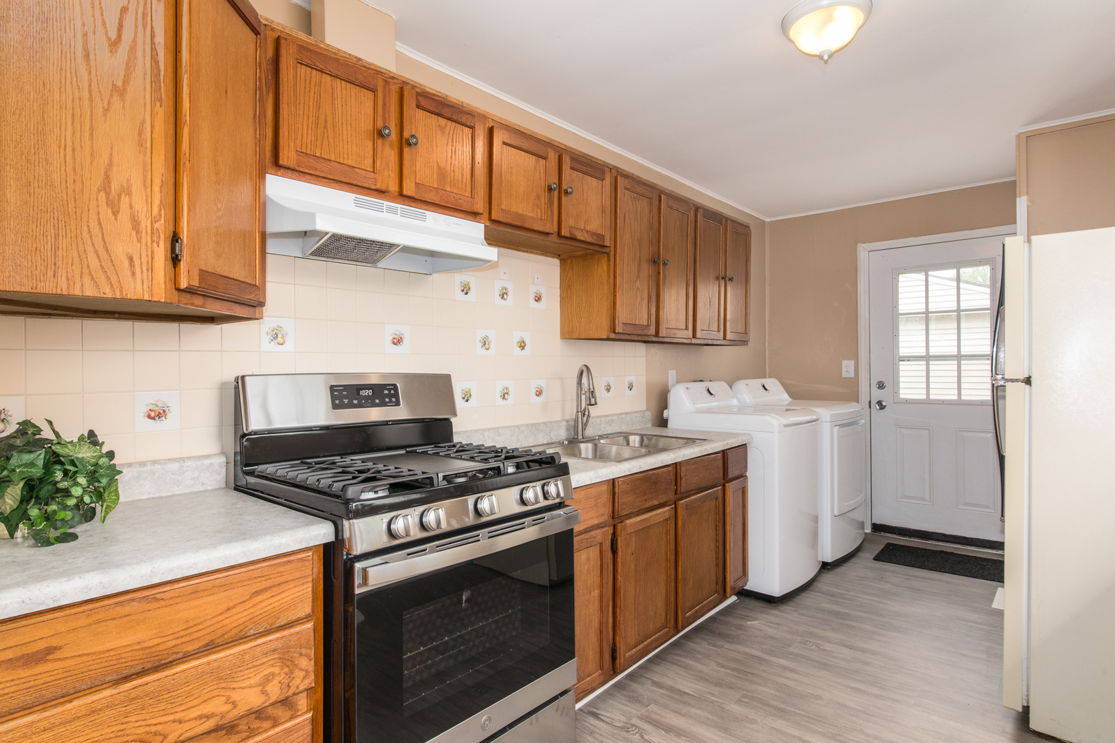 22 Wren Road, Carpentersville, IL 60110