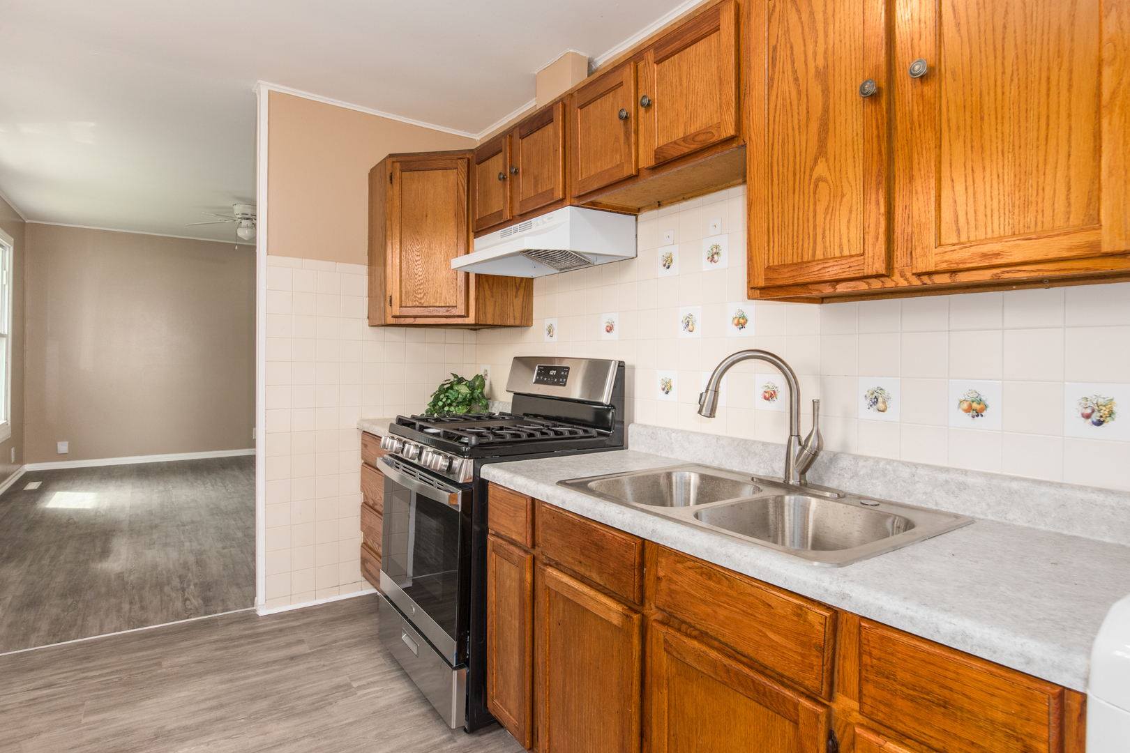 22 Wren Road, Carpentersville, IL 60110