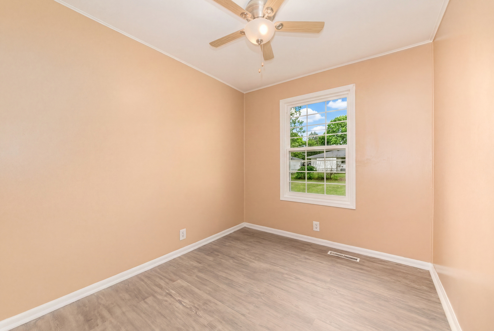 22 Wren Road, Carpentersville, IL 60110