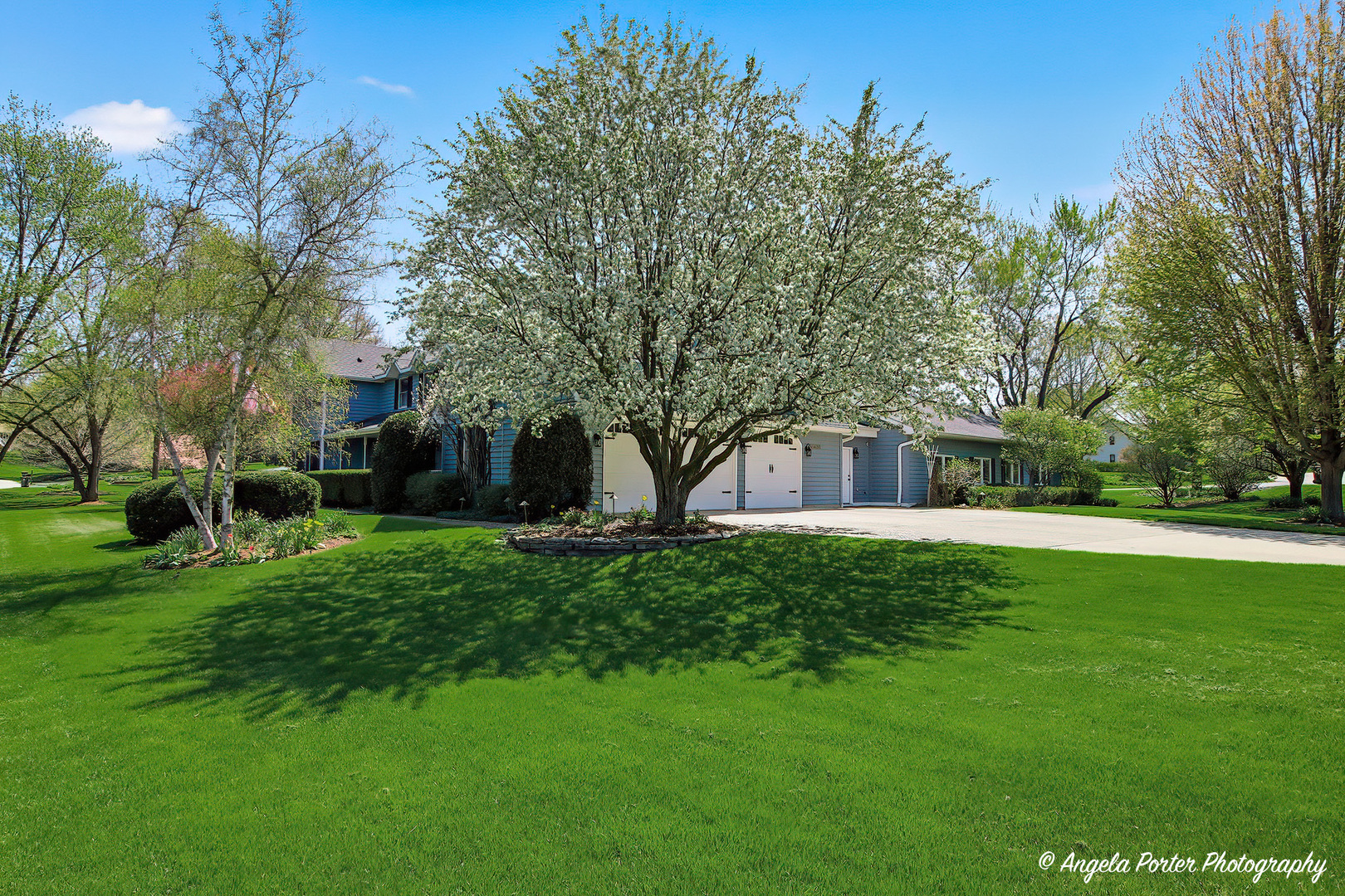 40498 N Sunset Drive, Antioch, IL 60002