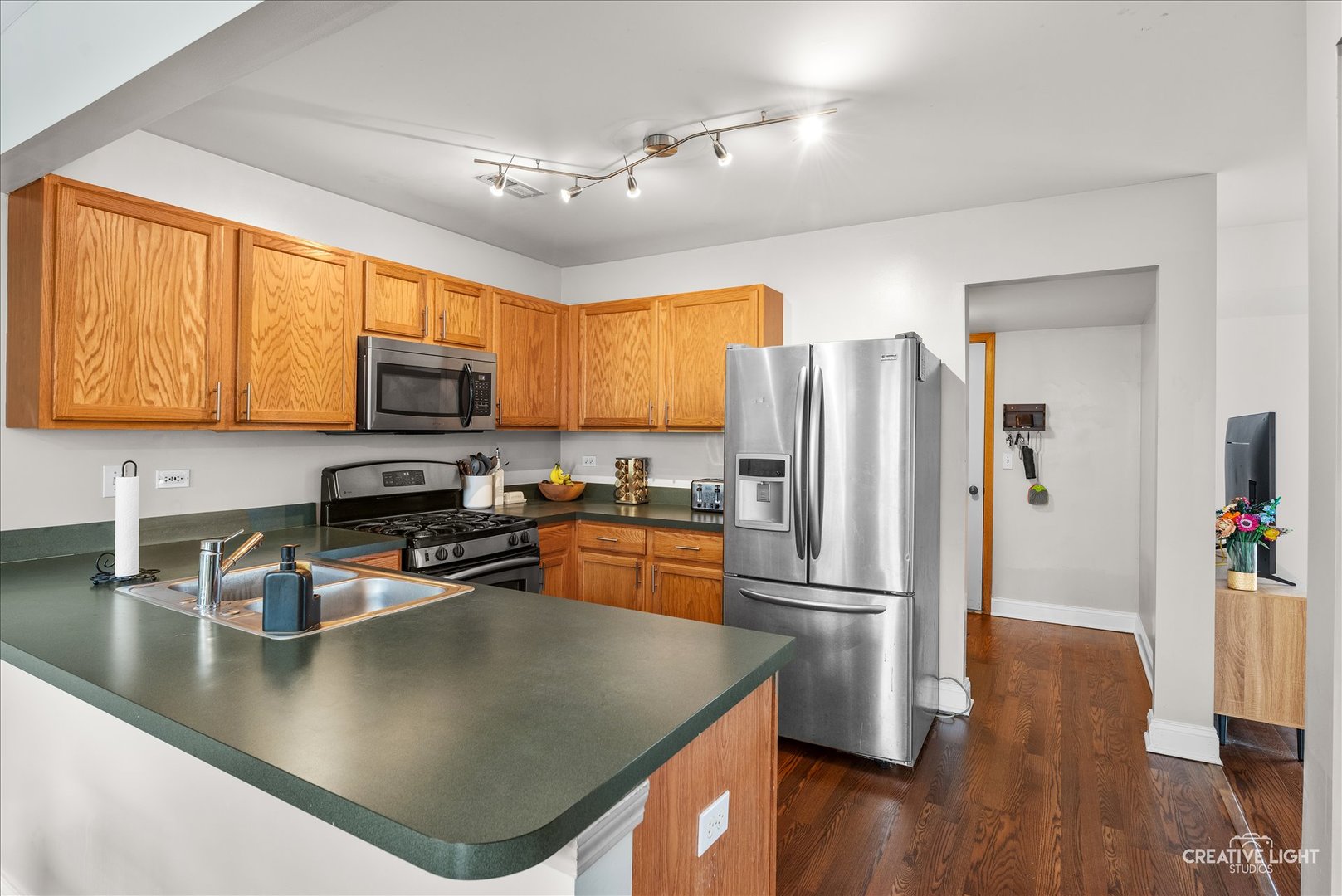 241 W Washington Street, Oswego, IL 60543