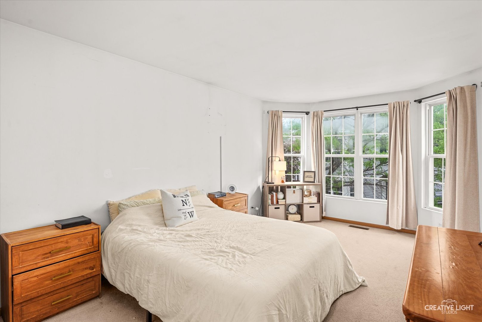 241 W Washington Street, Oswego, IL 60543