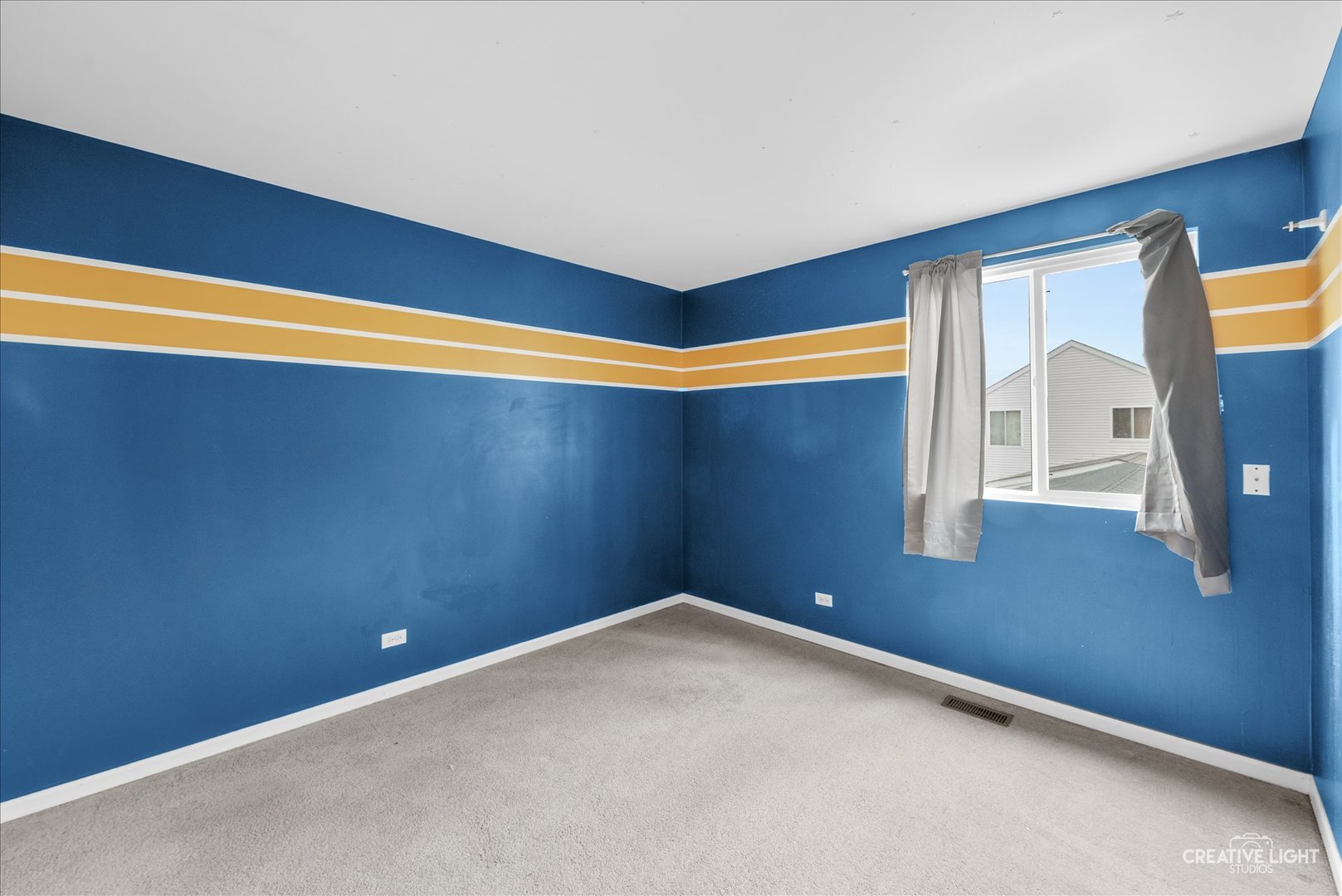 241 W Washington Street, Oswego, IL 60543