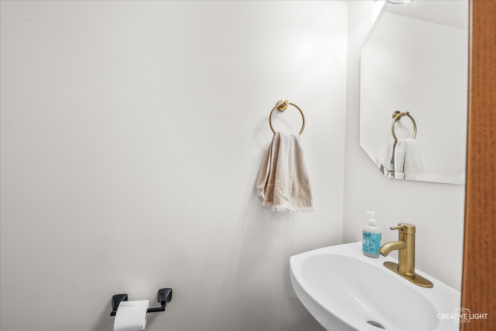 241 W Washington Street, Oswego, IL 60543