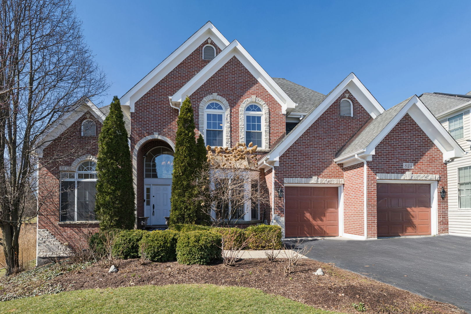824 Megan Court, Westmont, IL 60559