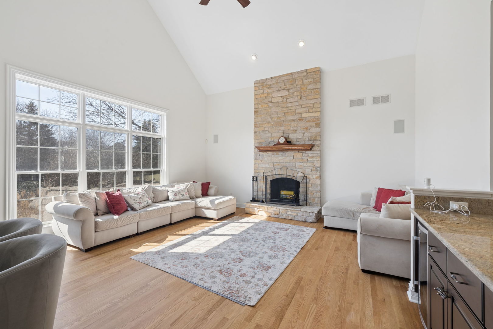 824 Megan Court, Westmont, IL 60559
