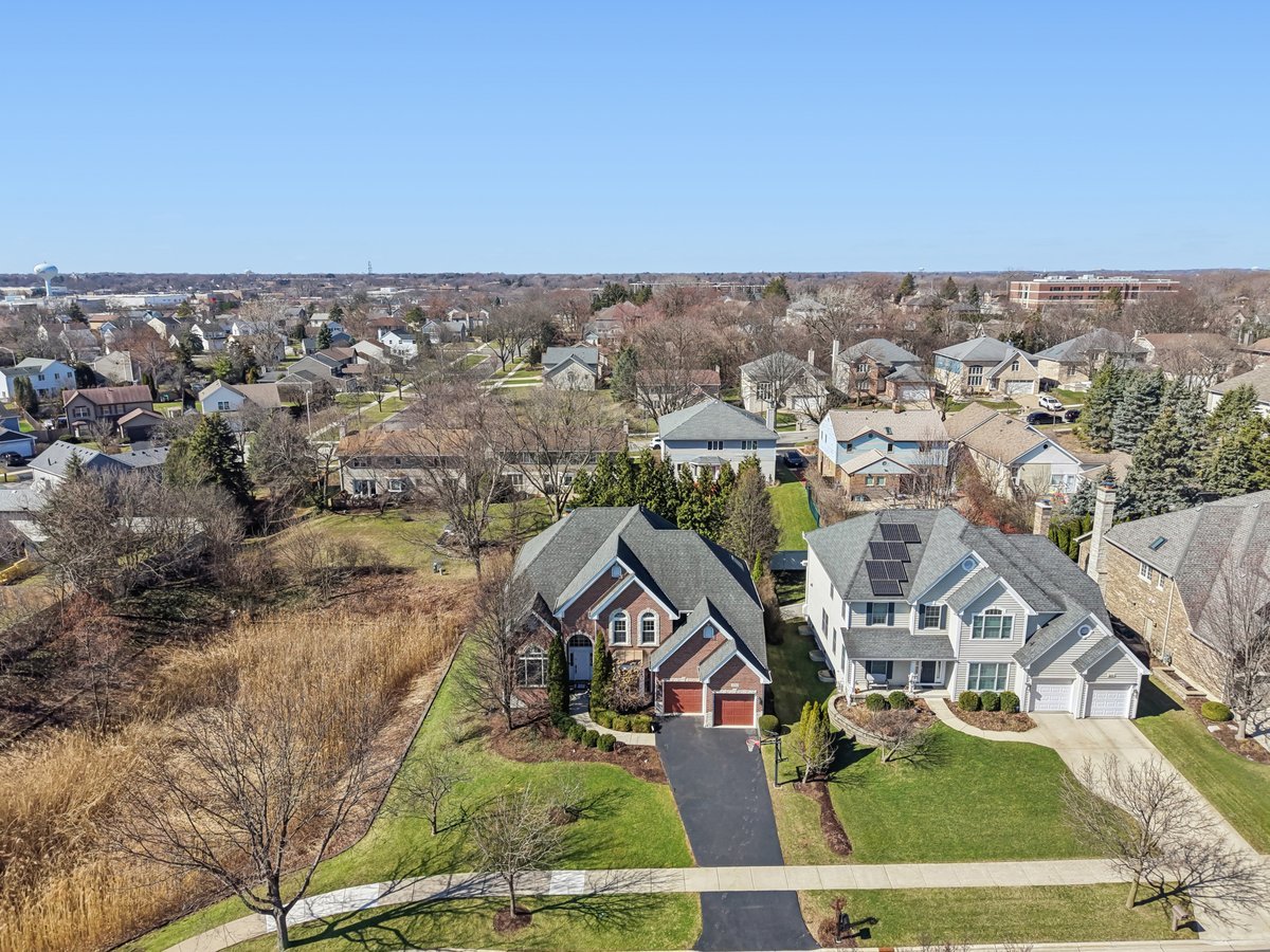 824 Megan Court, Westmont, IL 60559