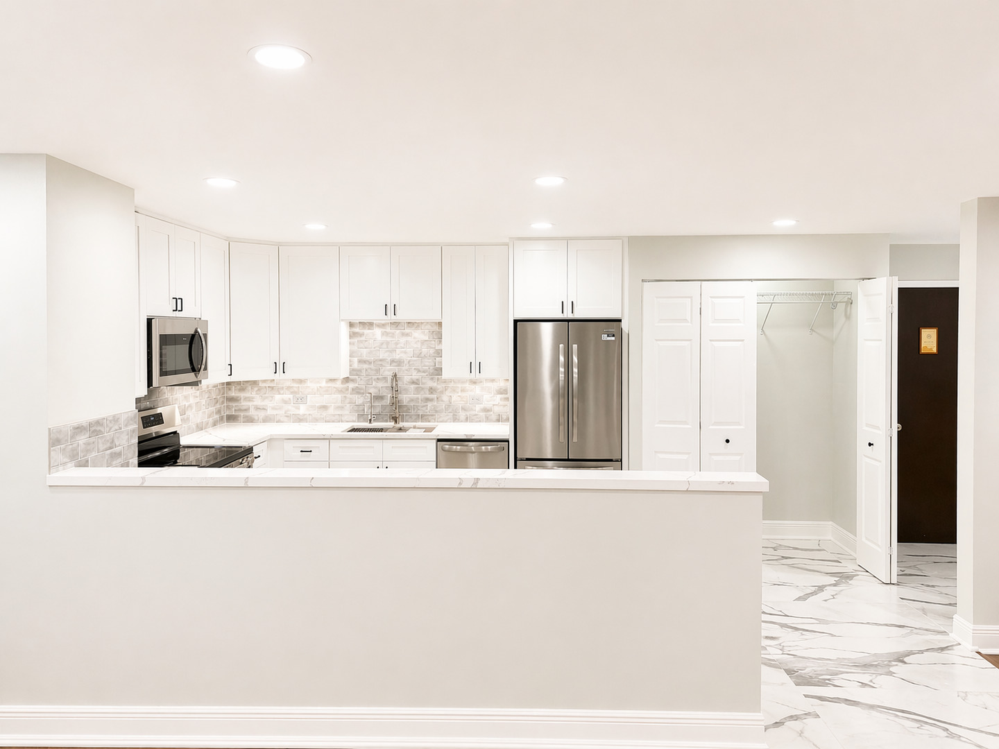 3913 Saratoga Avenue #117, Downers Grove, IL 60515