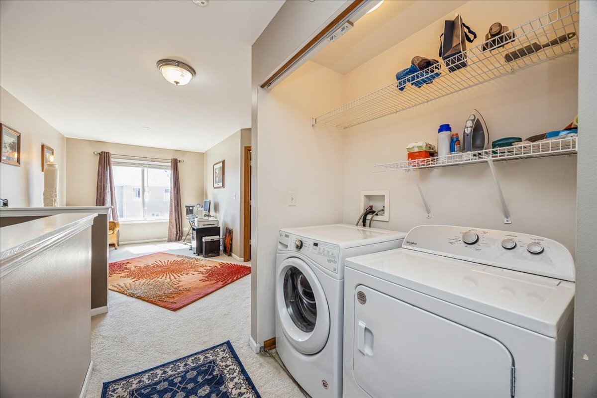 558 Lincoln Station Drive #558, Oswego, IL 60543