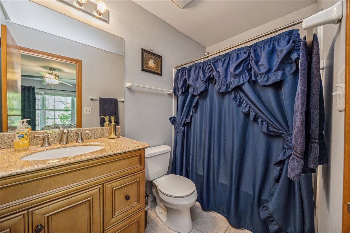 558 Lincoln Station Drive #558, Oswego, IL 60543