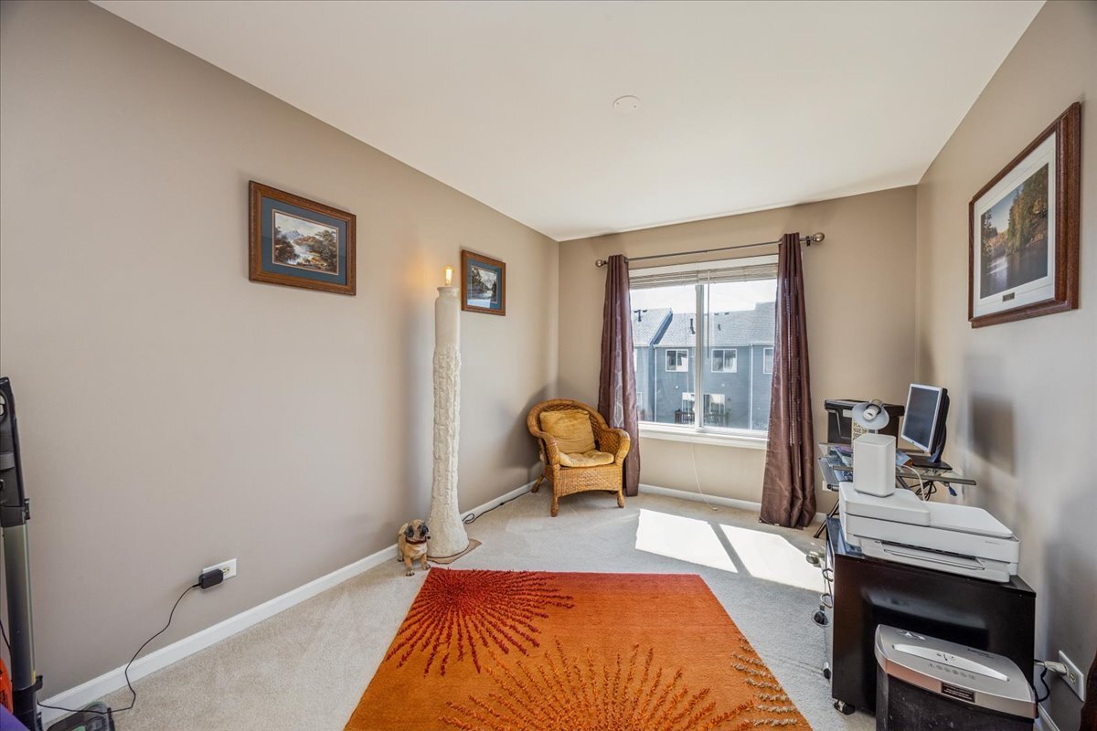 558 Lincoln Station Drive #558, Oswego, IL 60543