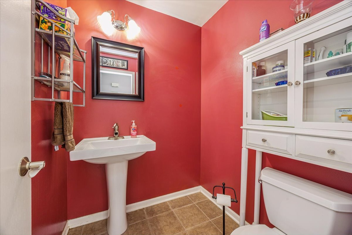 558 Lincoln Station Drive #558, Oswego, IL 60543