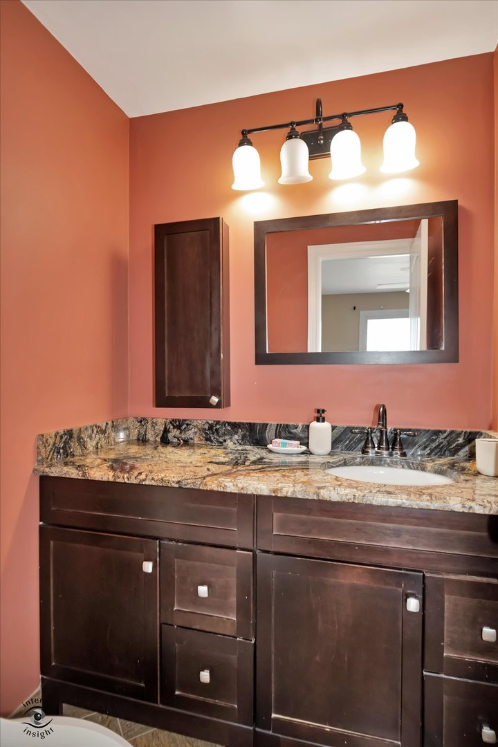 9621 S Karlov Avenue #301, Oak Lawn, IL 60453