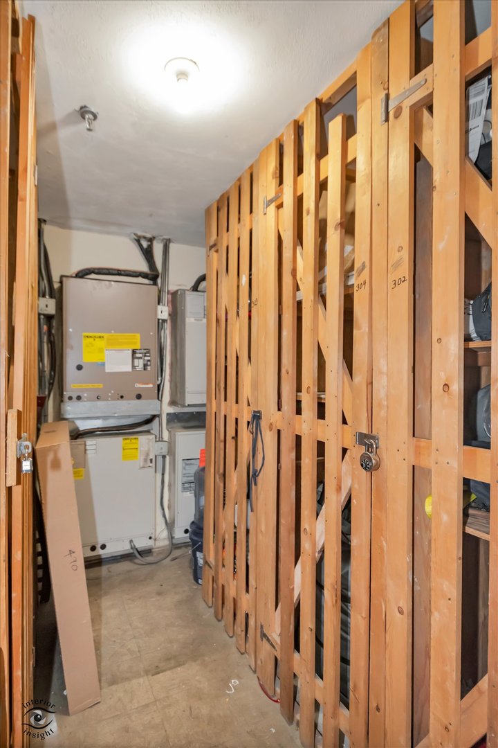 9621 S Karlov Avenue #301, Oak Lawn, IL 60453